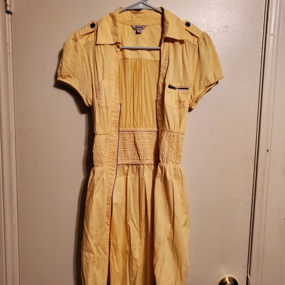 Guess. Yellow Dress Full Front Zipper. Womens Size M - Picture 8 of 8